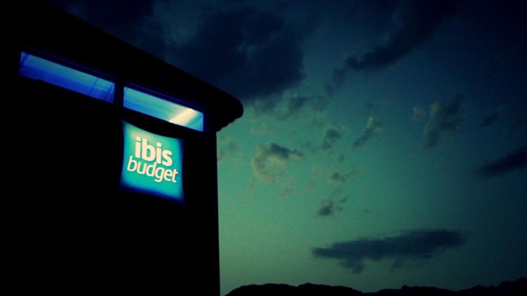 Ibis Budget Saint Jean De Maurienne Sainte-Marie-de-Cuines Экстерьер фото