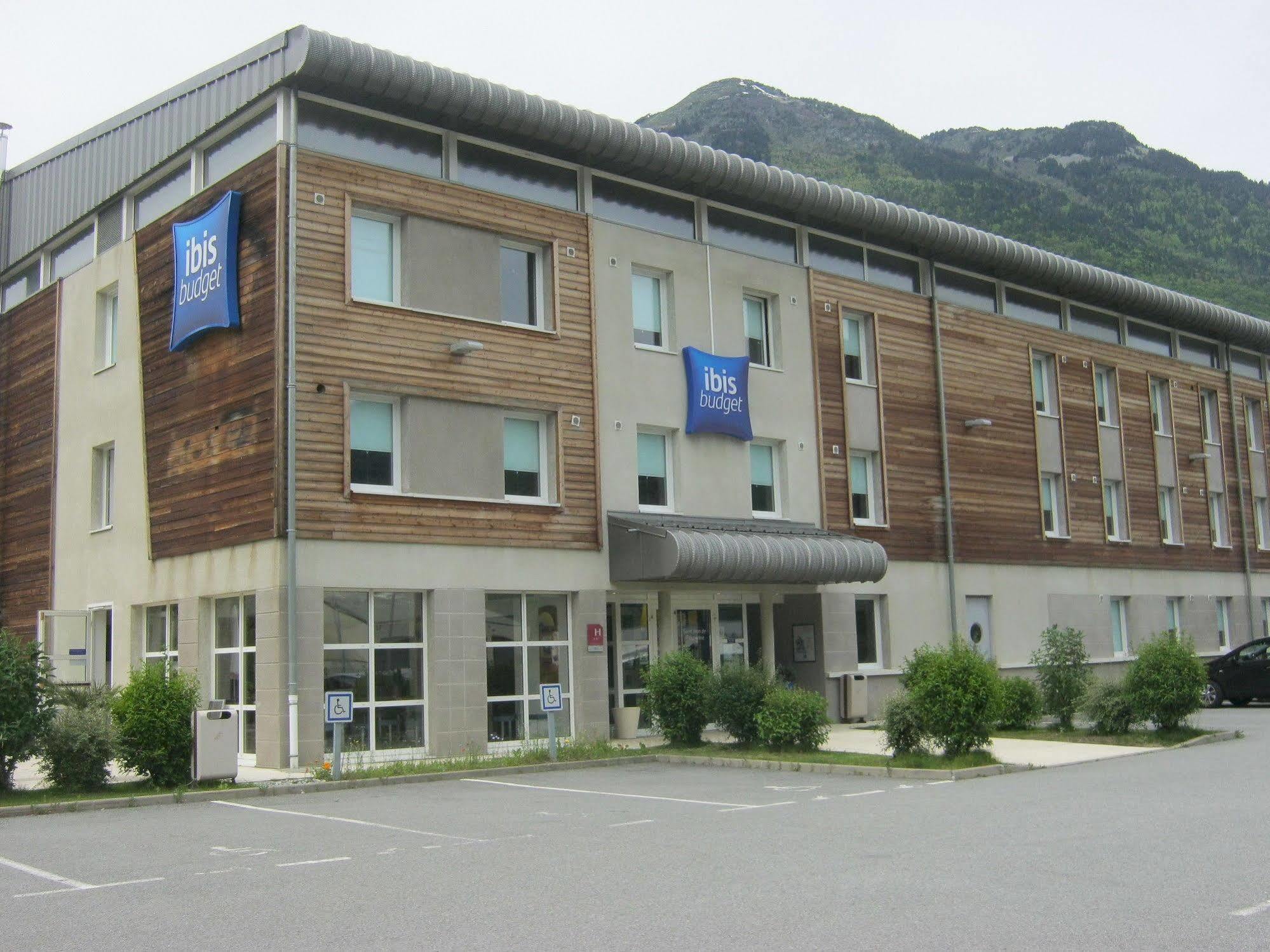 Ibis Budget Saint Jean De Maurienne Sainte-Marie-de-Cuines Экстерьер фото