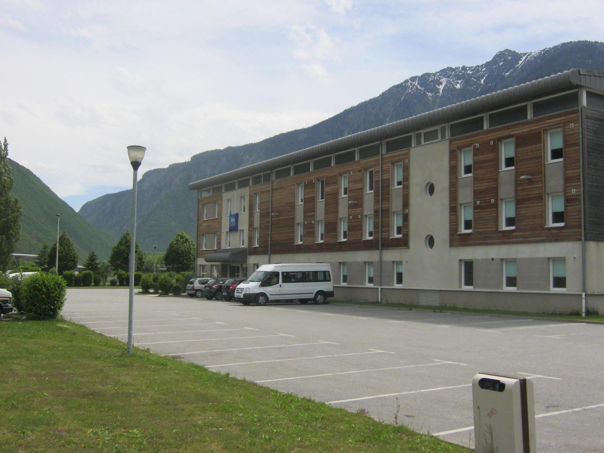Ibis Budget Saint Jean De Maurienne Sainte-Marie-de-Cuines Экстерьер фото